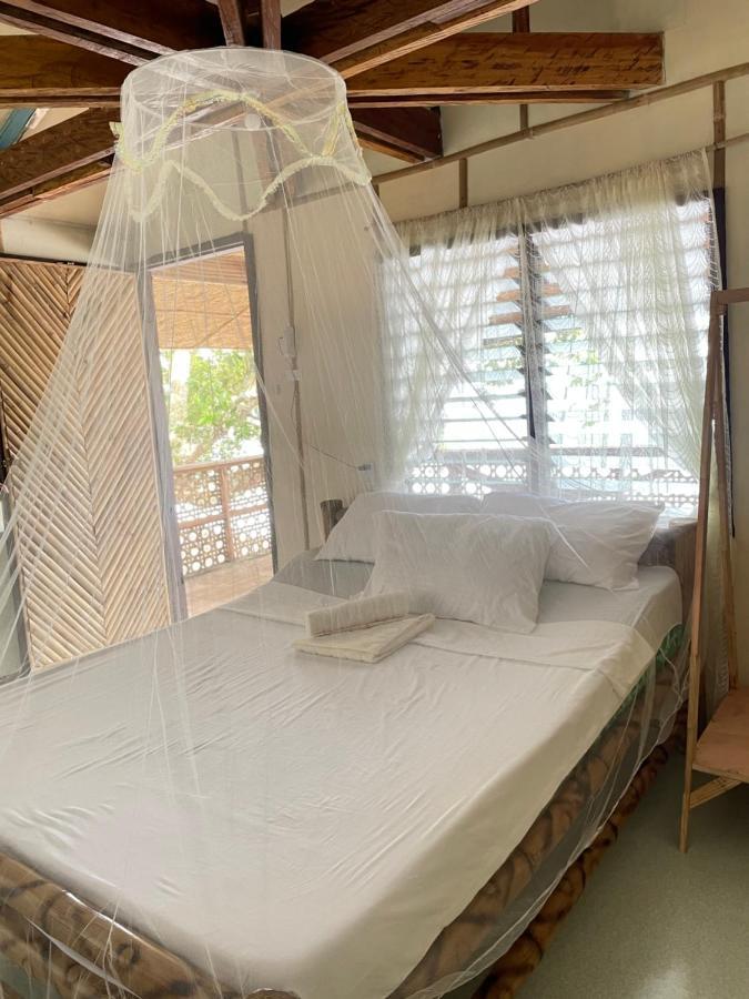 Borbon'S Treehouse By The Sea Bed and Breakfast Mambajao Εξωτερικό φωτογραφία